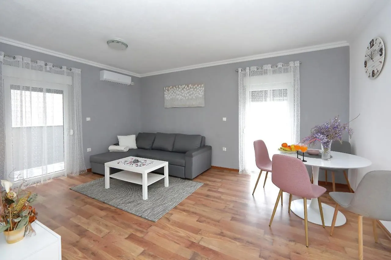 Apartments Nikic Bibinje
